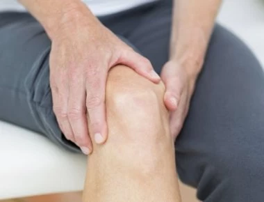 Πόνος στις αρθρώσεις: Τι να κάνετε για να βρείτε ανακούφιση (βίντεο)